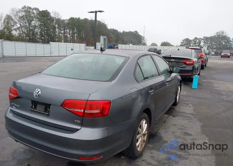 2015 Volkswagen Jetta 1.8T Se из США, поврежденный, VIN 3VWD17AJ8FM231679